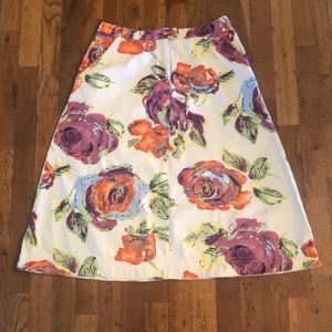 Classic looking a line skirt.